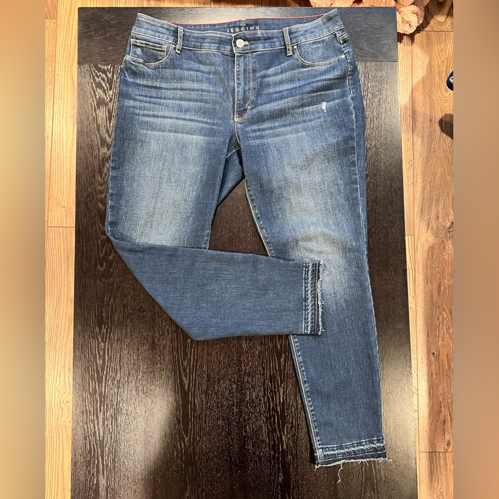 White House Black Market Classic Rise Distressed Jeans
